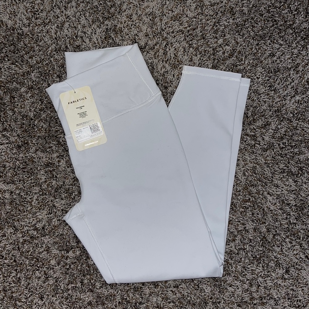 NWT Medium white Fabletics leggings